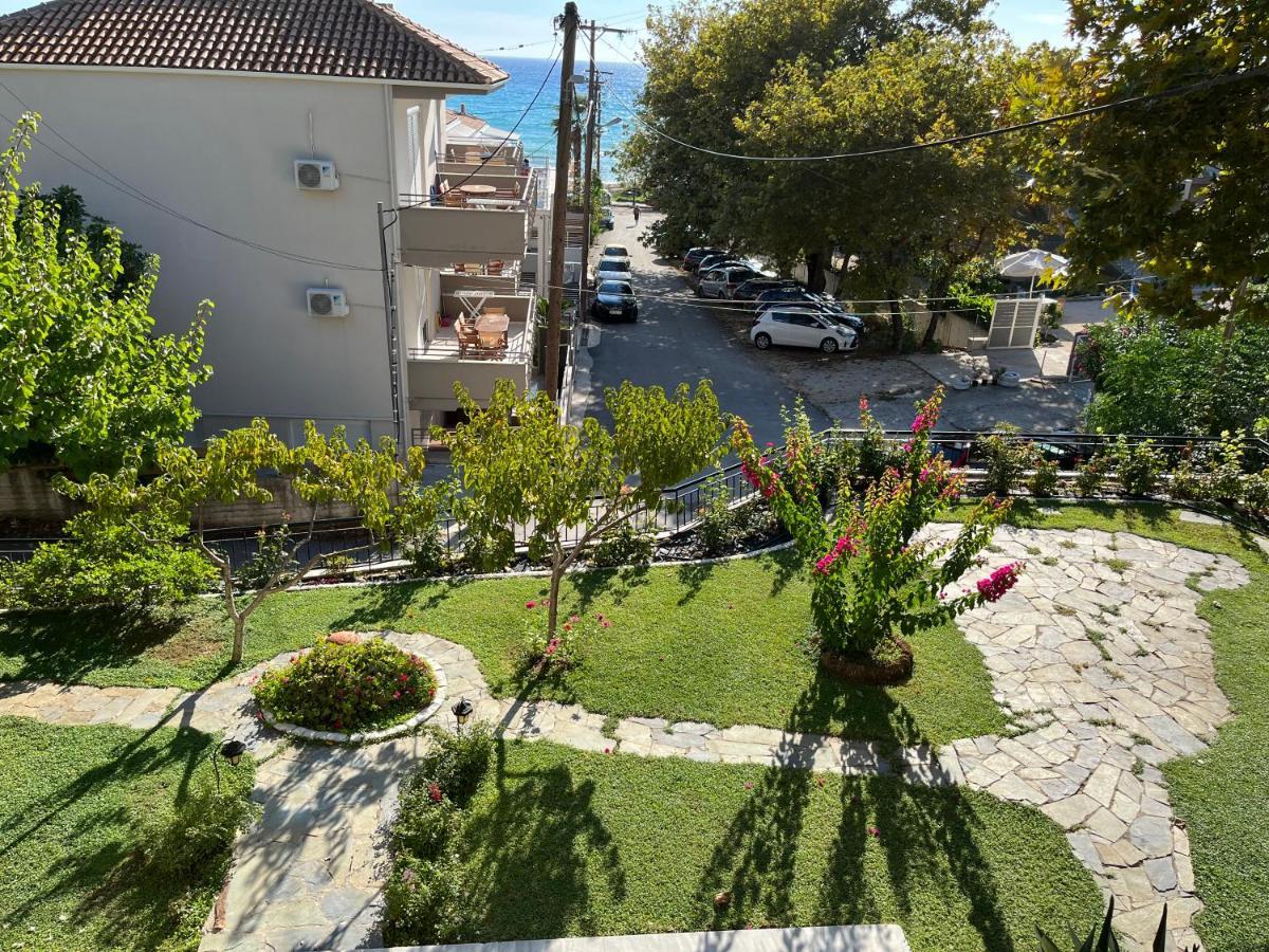 Chita'S House Paralia Vrachou Exterior photo