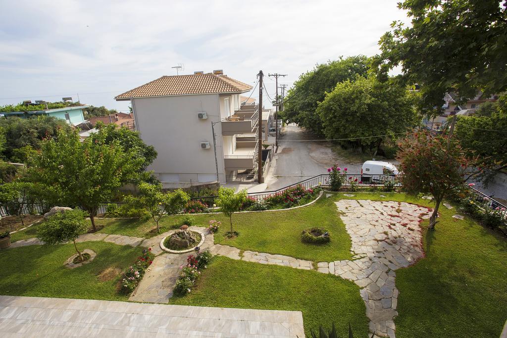 Chita'S House Paralia Vrachou Exterior photo