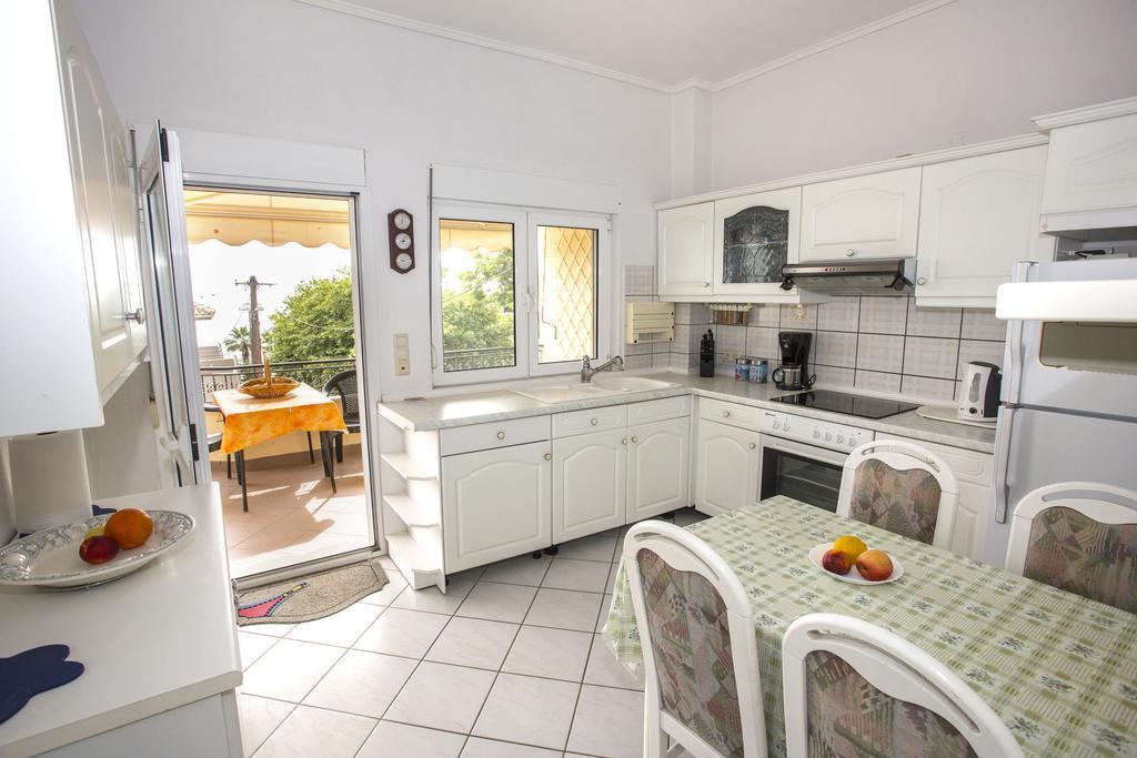 Chita'S House Paralia Vrachou Exterior photo
